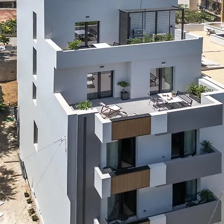 The Meta - Backyard Oasis With Rooftop Access Apartment *